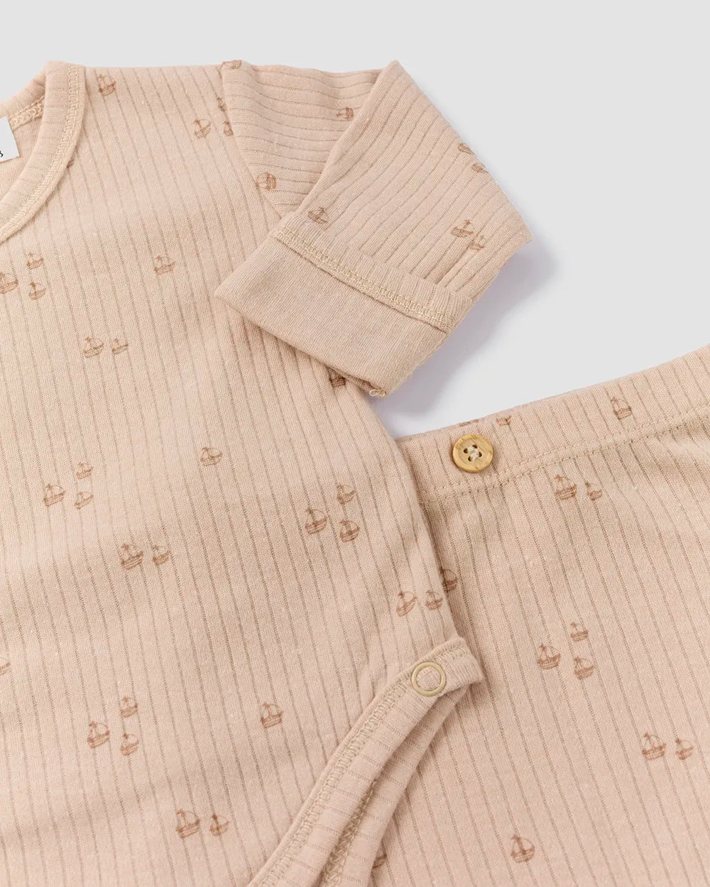 בגד גוף מעטפת ורגלית ריב Ships | באז